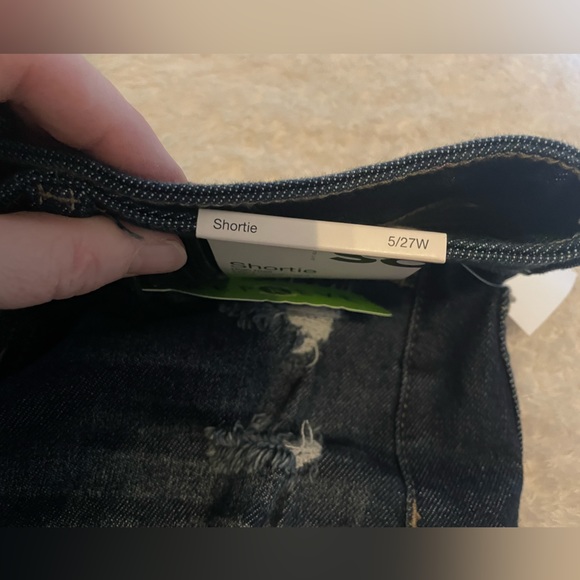 BNWT, SO, shortie distressed shorts, juniors size 5 - Picture 11 of 11